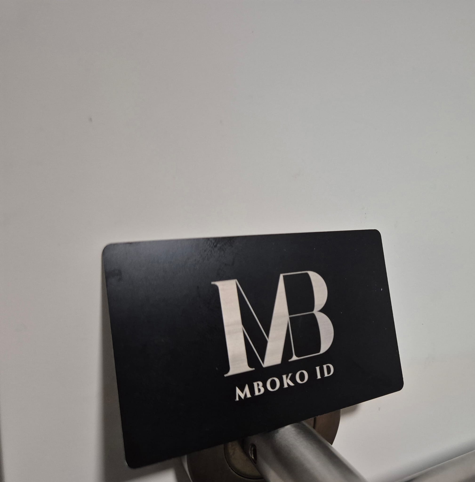 Cartes de visite premium en métal Mboko ID